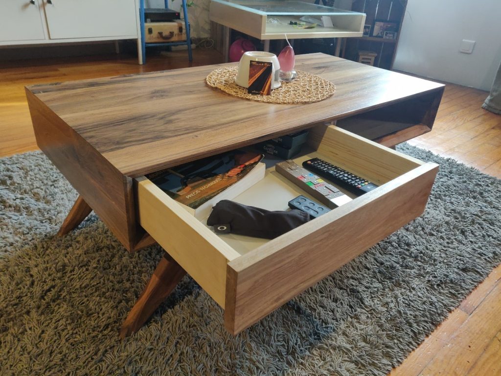 Atelier-du-Guiers-Table-basse-noyer (1)